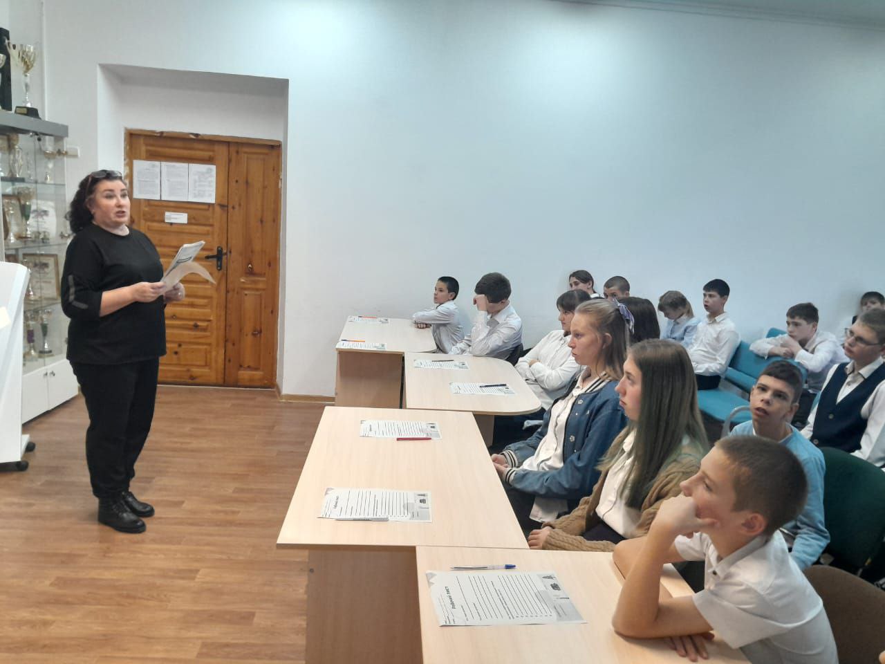 Урок в рамках проекта «Разговоры о важном», по теме «Миссия - милосердие (Ко дню волонтера)».
